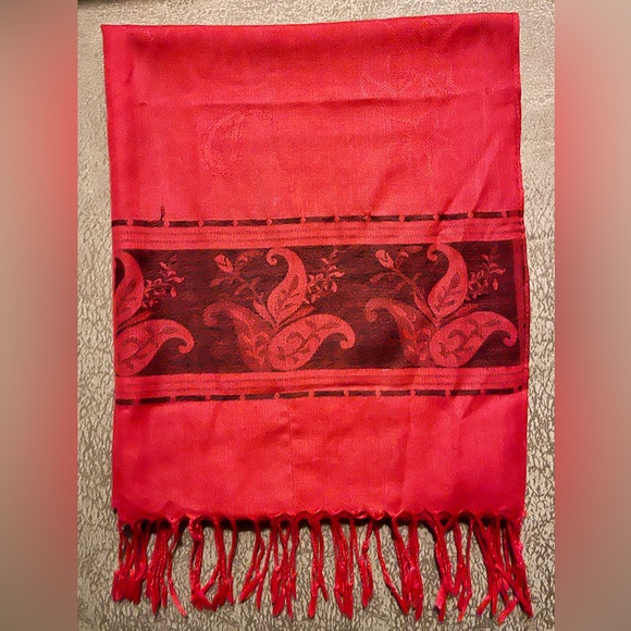 ☘️ Lightweight Scarf with Braided Tassle 20x26” - Picture 1 of 1